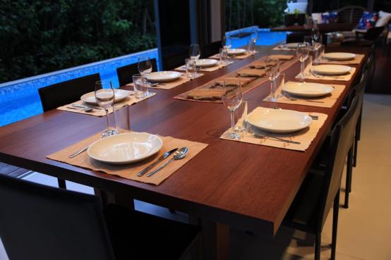 leah-prepared-the-table-for-10pax-sit-down-dinner