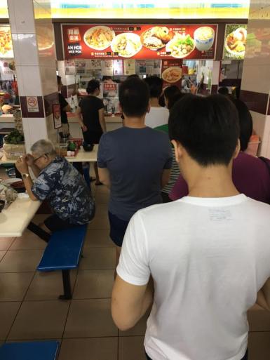 long queue at ah hoe mee pok = 45mins