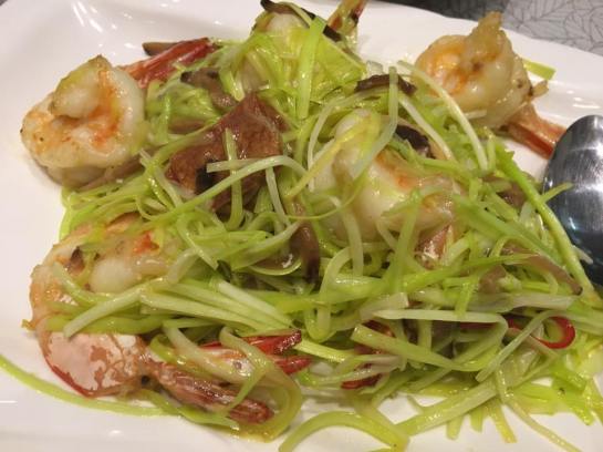prawn with yellow chives S$48