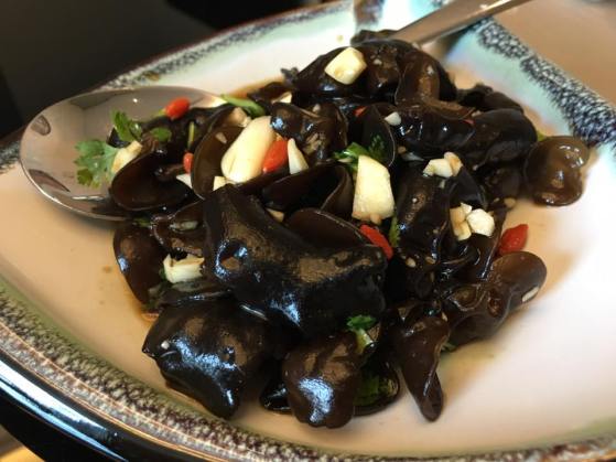 marinated cloud fungus with garlic & vinegar