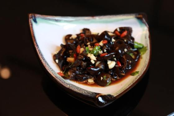 marinated cloud fungus with garlic & vinegar