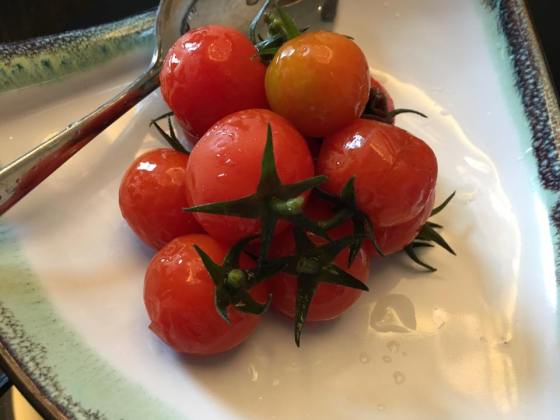 vine-tomatoes-with-plum-sauce