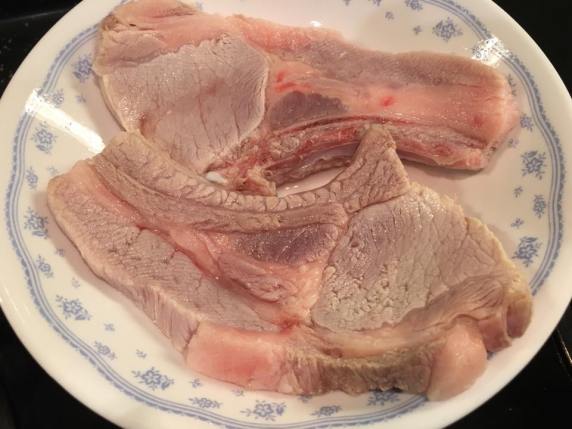 defrosted scalded pork steak from sheng shiong