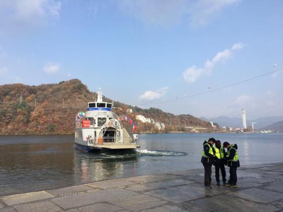 ferry leaving nami island 남이섬 南怡岛