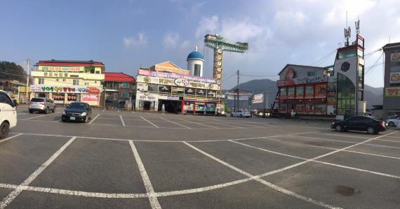 nami island ferry point shops