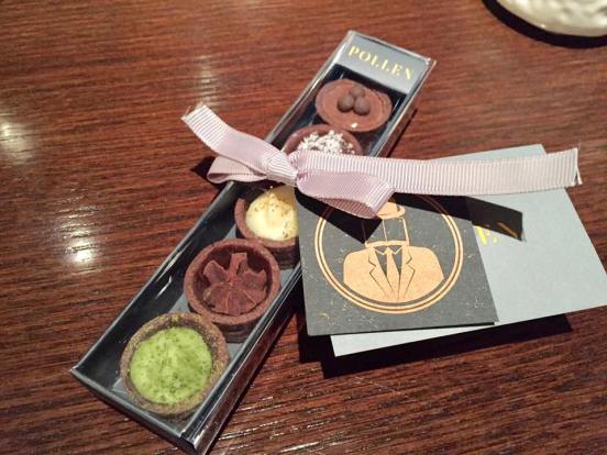 complimentary giftbox (a great gesture)