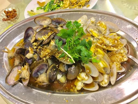 garlic steamed tua tao & manila clams