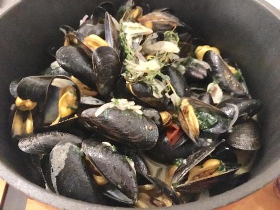 mussels pot
