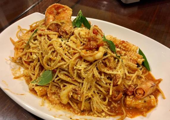 seafood spaghetti in pink sauce 1.12.2016