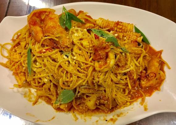 seafood spaghetti in pink sauce