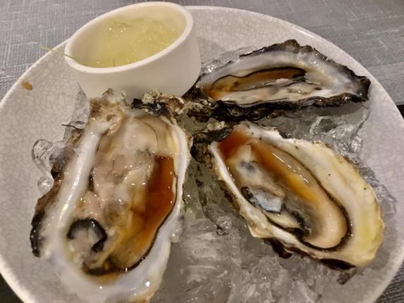 wed ladies night S$2 oysters
