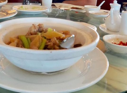 claypot froglegs = medium for S$24