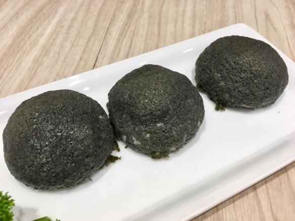 crispy charcoal pepper duck meat buns