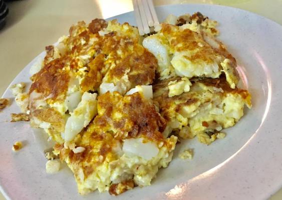 he zhong fried carrot cake