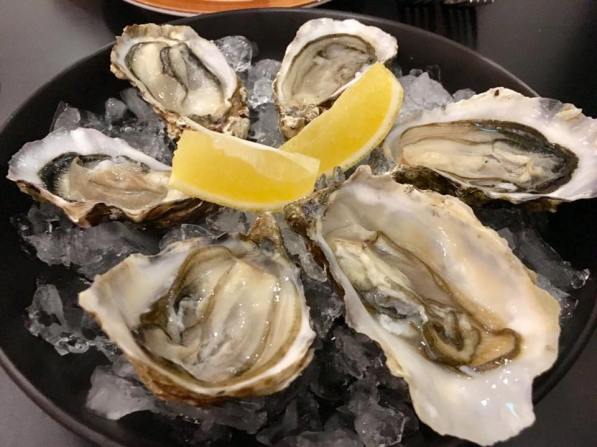 freshly shucked oysters=6xS$5