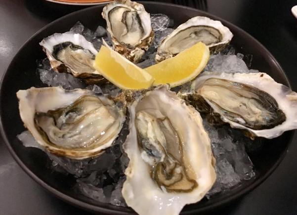 freshly shucked oysters=6xS$5