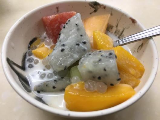 fruit sago - cheap & nice dessert at cheung chau