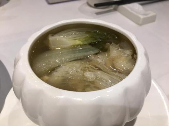 chicken sharksfin soup - HK$28