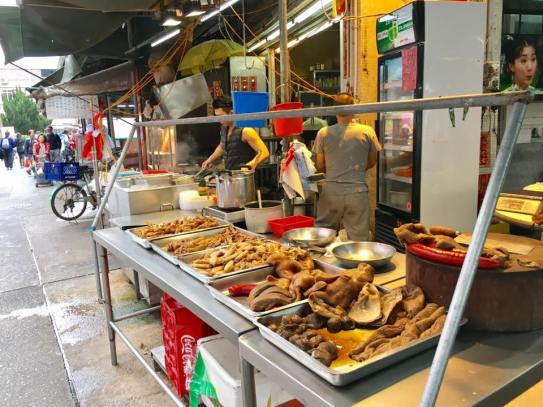 braised items @ cheung chau market stall