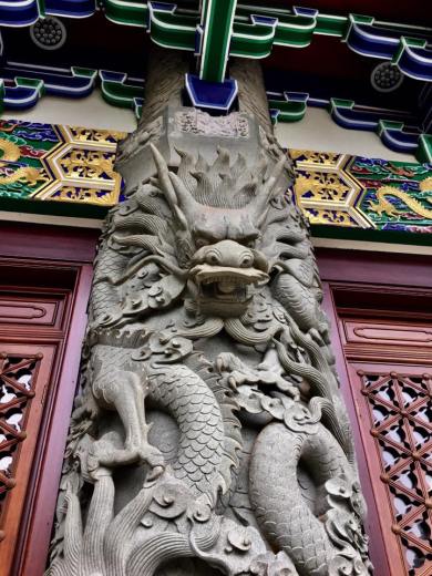 stone dragon column