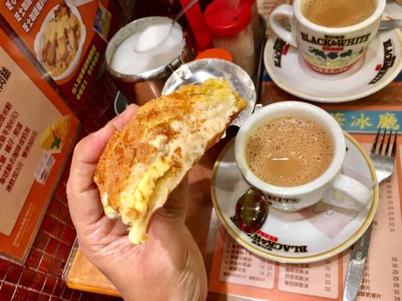  polo buns with butter 菠萝油 @ Kam Wah Cafe 金华冰厅