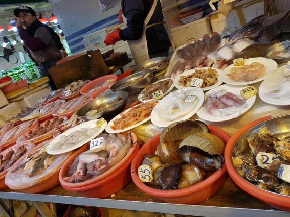 shau kei wan street market - seafood