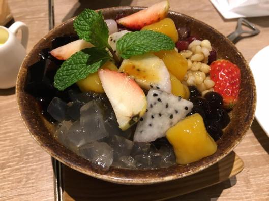mixed fruit sago dessert @ teawood 茶木 cafe at tung chun