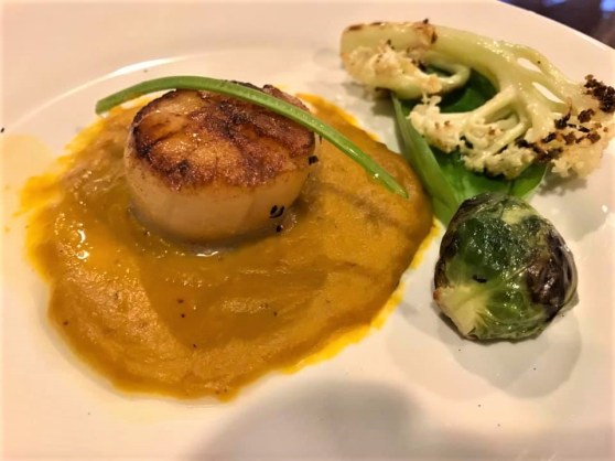 #3 pan seared hokkaido scallops on pumpkin puree3 👍👍