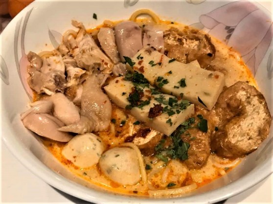 chicken pong's laksa2