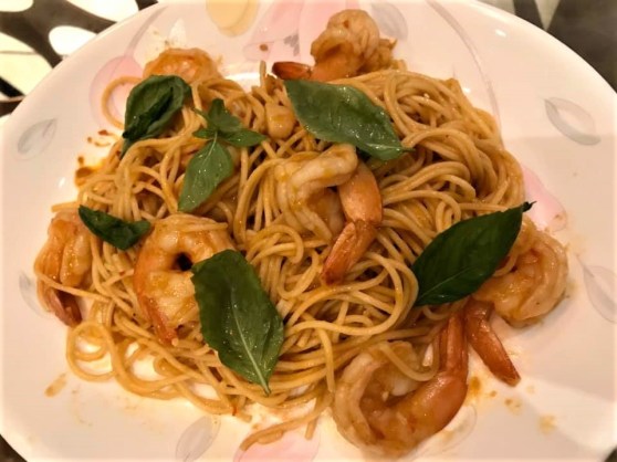 prawn spaghetti in prawn bisque sauce