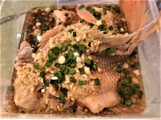 steamed tilapia with minced garlic 蒜蓉蒸尼罗红